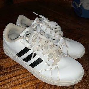 Adidas Grand Court Sneakers Size 4 1/2 Youth